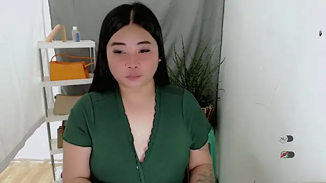Yhana Slut online show from November 28, 1:25 pm