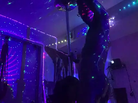 Triggerhappycj100 online show from October 14, 12:50 pm