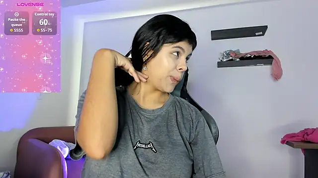 Aleja-02 online show from September 24, 8:45 pm