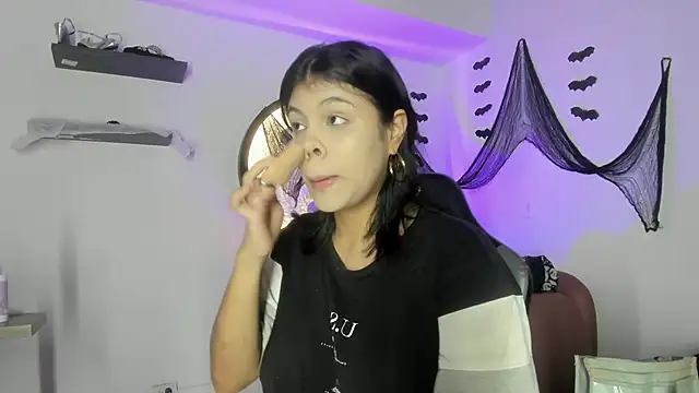 Aleja-02 online show from October 28, 8:33 pm