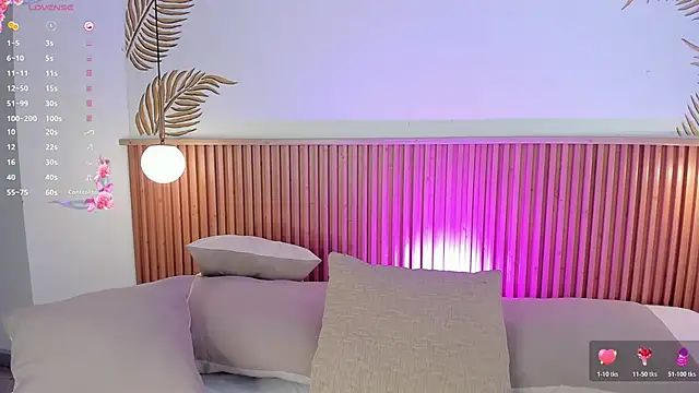 Valleriie  online show from February 15, 2:47 pm