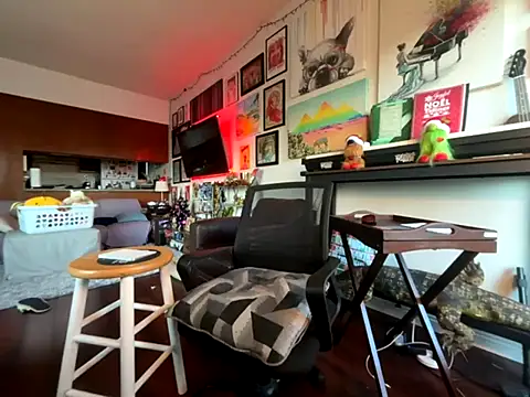 Pupscritch online show from November 19, 2:50 pm