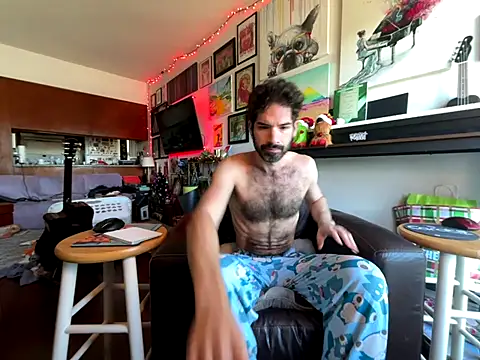 Pupscritch online show from December 15, 6:34 pm