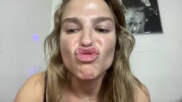 sweetceeme online show from June 16, 1:19 am