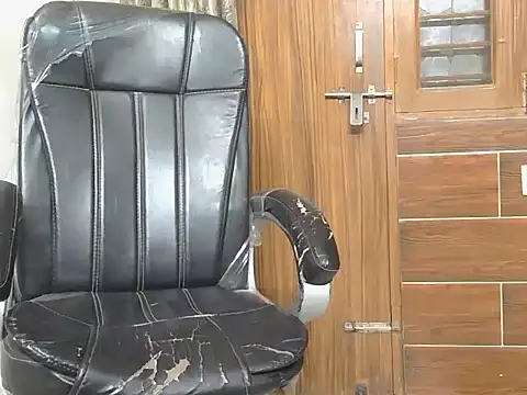 Snapshot of Diyaa_Singh chatting on May 25, 2:34 pm Diyaa Singh online show from May 25, 2:34 pm