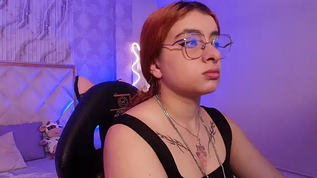 Naomy tay1 online show from November 23, 3:39 am