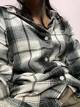 modelnishu online show from September 12, 4:40 pm