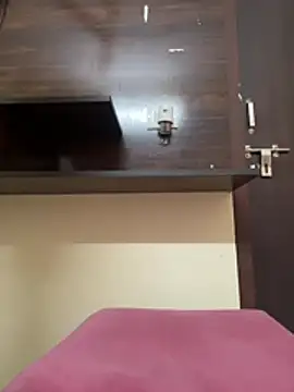 modelnishu online show from February 3, 2:10 am