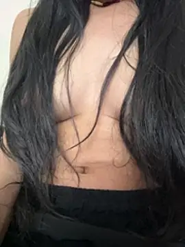 modelnishu online show from March 5, 4:25 pm