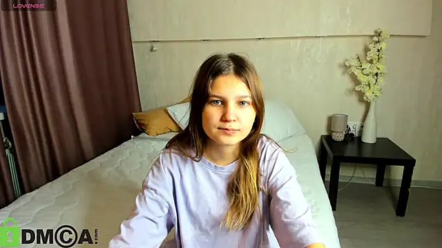 Elle Ellise online show from September 30, 12:15 am