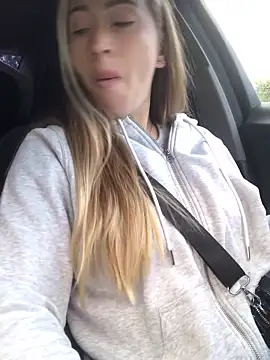 Reina Cummings online show from September 14, 4:44 am