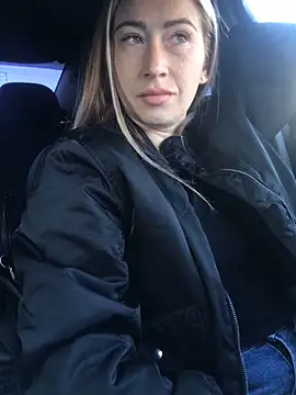 Reina Cummings online show from September 22, 4:58 am