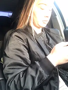 Reina Cummings online show from September 25, 4:49 am