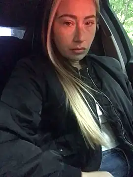 Reina Cummings online show from September 26, 4:49 am