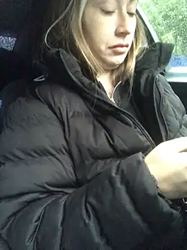 Reina Cummings online show from October 2, 4:52 am