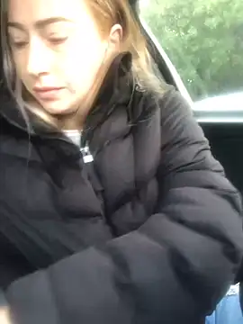 Reina Cummings online show from October 5, 5:06 am