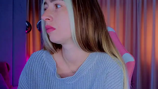 Reina Cummings online show from October 28, 6:39 am