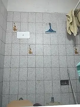 Snapshot of Auroraluna_- chatting on December 19, 1:23 am Auroraluna - online show from December 19, 1:23 am