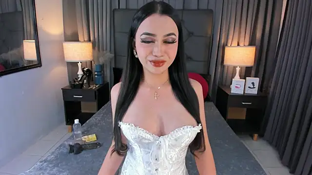 Snapshot of MiaMow chatting on May 21, 6:04 pm MiaMow online show from May 21, 6:04 pm