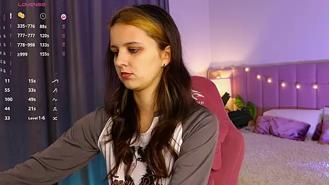 LilLisa online show from October 11, 4:05 pm