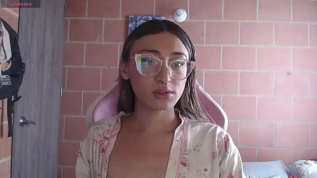 Andrea camilaaa online show from February 15, 3:31 pm