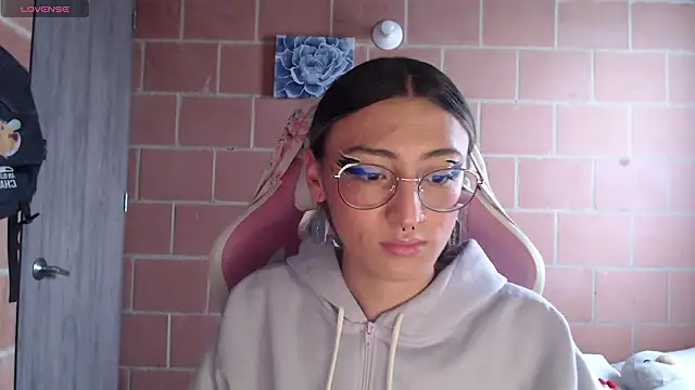 Andrea camilaaa online show from February 19, 12:56 pm