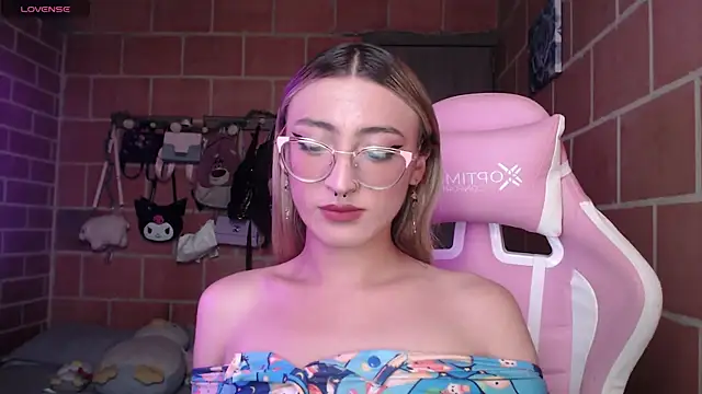 Andrea camilaaa online show from June 9, 3:23 pm