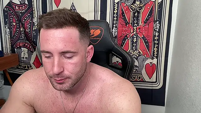 brettmycles28 online show from December 19, 6:26 pm