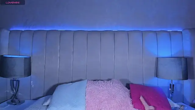 AryVixen online show from December 4, 3:27 am