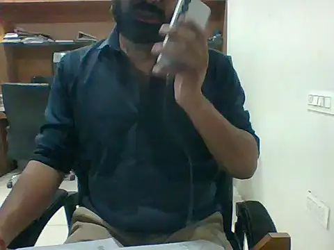 Snapshot of autophile-indian chatting on December 19, 5:03 am autophile-indian online show from December 19, 5:03 am