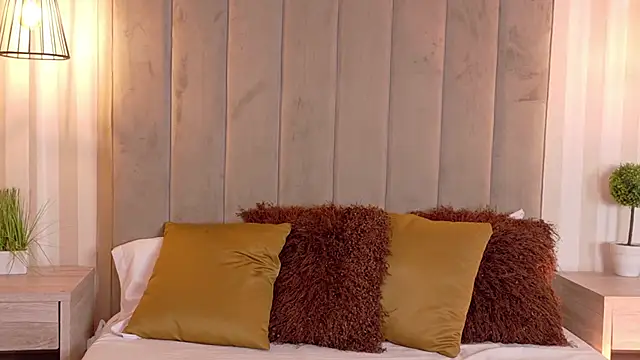 VioletBlaze online show from September 18, 2:02 am