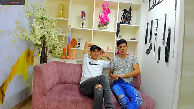 Snapshot of Bvlgar_Guys chatting on September 14, 11:15 pm Bvlgar Guys online show from September 14, 11:15 pm