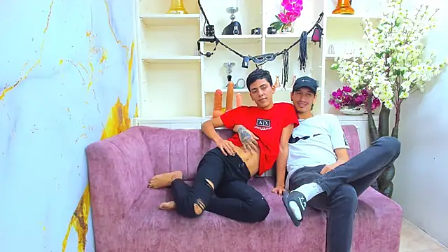 Snapshot of Bvlgar_Guys chatting on September 19, 8:42 pm Bvlgar Guys online show from September 19, 8:42 pm