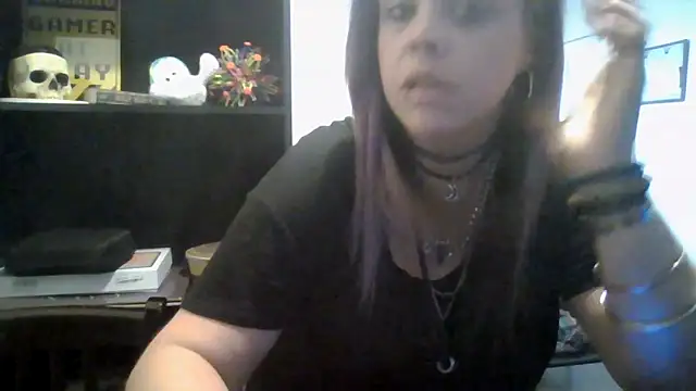 TWiSTYTheTwizted online show from June 5, 4:02 pm