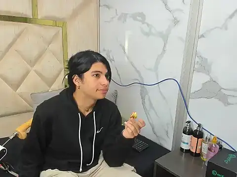 Allisonts69 online show from September 24, 3:21 am