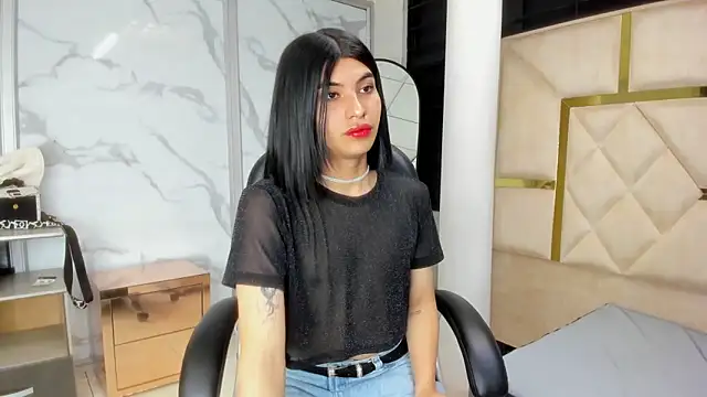 Snapshot of Allisonts69 chatting on December 18, 3:56 am Allisonts69 online show from December 18, 3:56 am