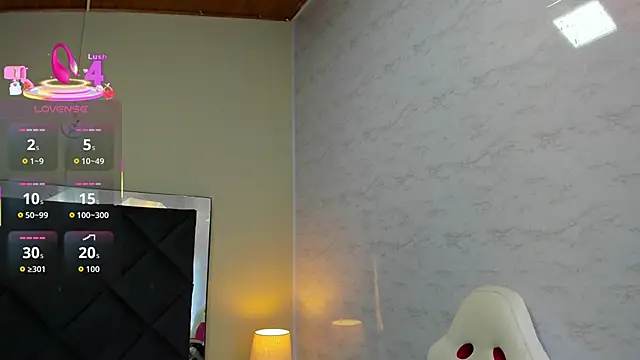 Snapshot of kittyy_babee chatting on October 14, 11:22 am kittyy babee online show from October 14, 11:22 am