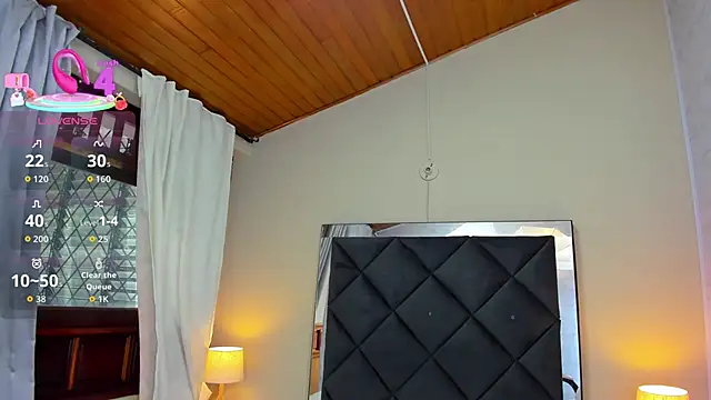 Snapshot of kittyy_babee chatting on October 21, 11:44 am kittyy babee online show from October 21, 11:44 am