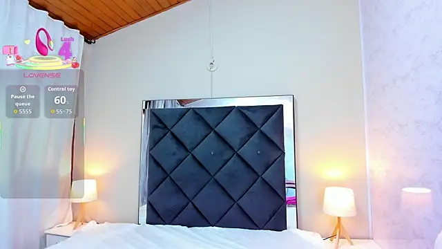 Snapshot of kittyy_babee chatting on October 27, 11:25 am kittyy babee online show from October 27, 11:25 am