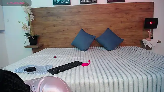 AlexandraCambell online show from September 29, 8:13 pm