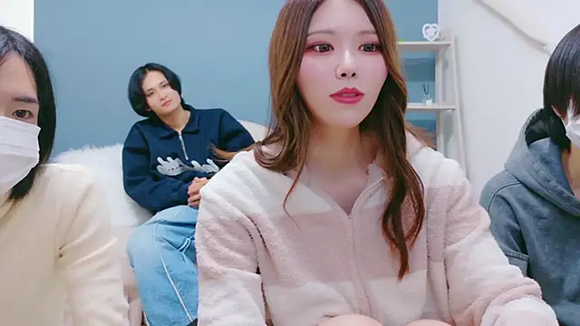 Reto-sama online show from November 26, 1:45 pm