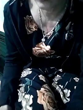 Snapshot of Minety473 chatting on October 29, 10:39 am Minety473 online show from October 29, 10:39 am