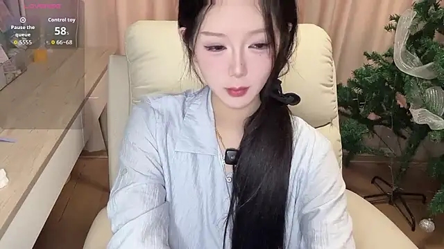 Snapshot of Y-fovik-ii chatting on March 17, 8:17 am Y-fovik-ii online show from March 17, 8:17 am