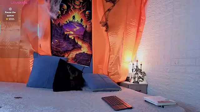 angel  red  online show from October 6, 2:42 am