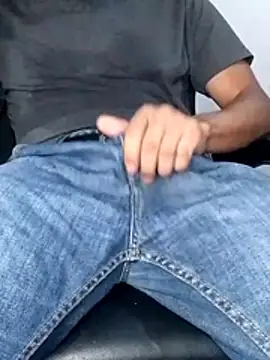 Snapshot of Bosssweet22cm chatting on February 17, 3:40 pm Bosssweet22cm online show from February 17, 3:40 pm