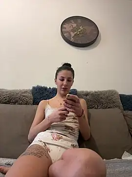 lola0428 online show from February 8, 10:40 am