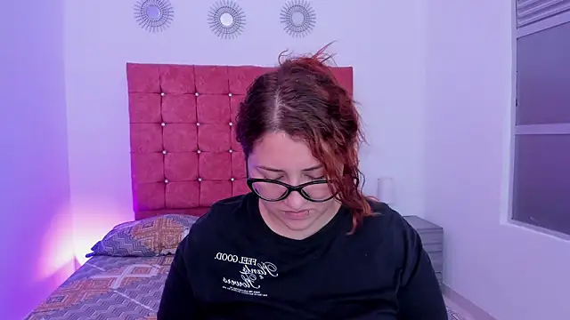 Snapshot of mishell_lovely chatting on March 6, 12:12 pm mishell lovely online show from March 6, 12:12 pm