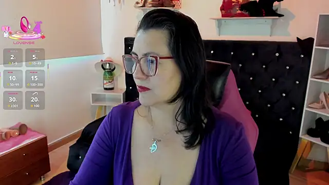 Snapshot of D_Martii chatting on September 28, 1:49 pm D Martii online show from September 28, 1:49 pm