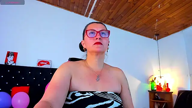 Snapshot of D_Martii chatting on November 7, 12:49 pm D Martii online show from November 7, 12:49 pm