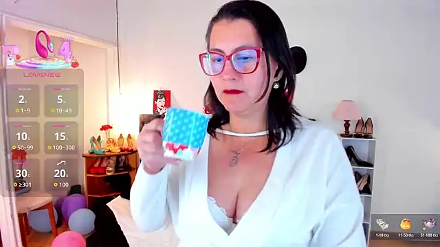 Snapshot of D_Martii chatting on November 11, 12:49 pm D Martii online show from November 11, 12:49 pm